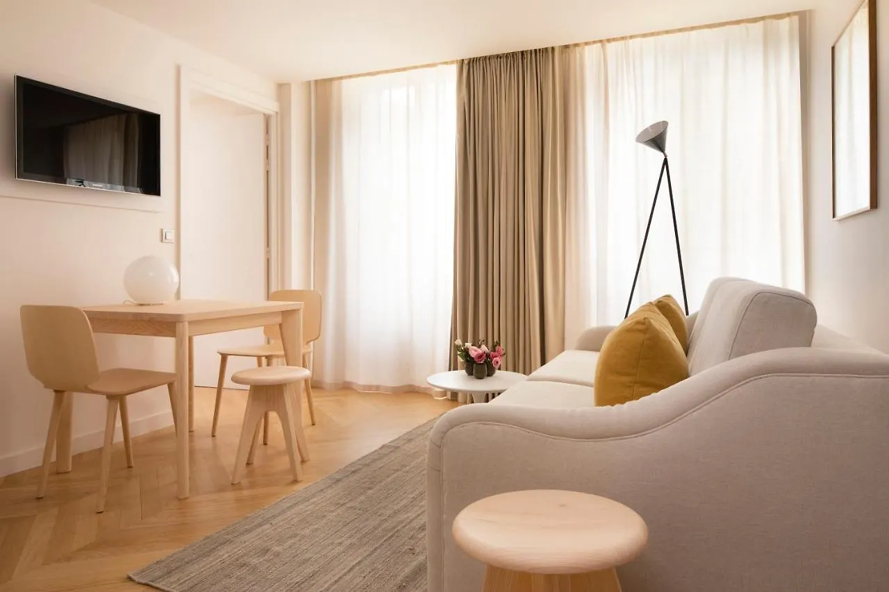 Nell Apart-hotel 4*