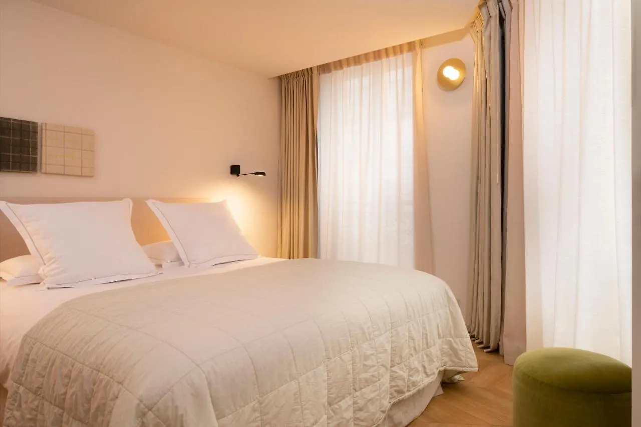 Nell Apart-hotel Paris