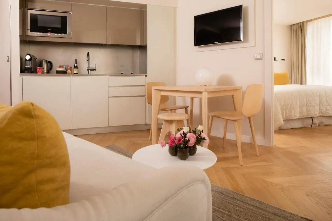 Nell Apart-hotel 4*
